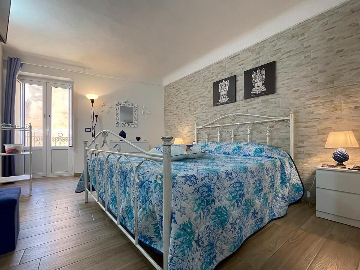Domus Caricatore Apartment